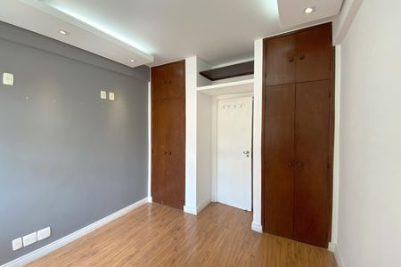 Apartamento à venda com 225m², 4 quartos e 2 vagasQuarto 3