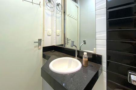 Apartamento à venda com 225m², 4 quartos e 2 vagasBanheiro de serviço