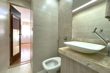 Apartamento à venda com 225m², 4 quartos e 2 vagasBanheiro da Suíte