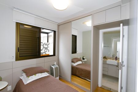 Apartamento à venda com 154m², 3 quartos e 3 vagasSuíte 2