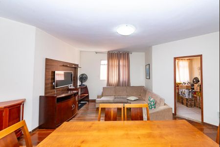 Sala de apartamento para alugar com 3 quartos, 112m² em Nova Suíssa, Belo Horizonte