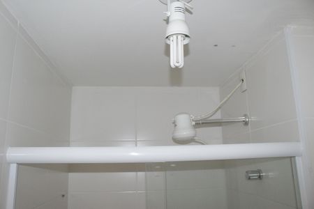 Banheiro de apartamento à venda com 1 quarto, 29m² em Santa Ifigênia, São Paulo