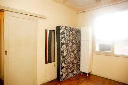 Quarto de apartamento à venda com 1 quarto, 46m² em Azenha, Porto Alegre