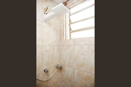 Banheiro de apartamento à venda com 1 quarto, 46m² em Azenha, Porto Alegre