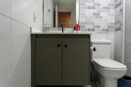 Apartamento à venda com 68m², 2 quartos e 1 vaga Apartamento à venda com 68m², 2 quartos e 1 vagaBanheiro Social