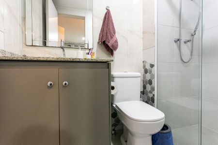 Apartamento à venda com 68m², 2 quartos e 1 vaga Apartamento à venda com 68m², 2 quartos e 1 vagaBanheiro da Suíte