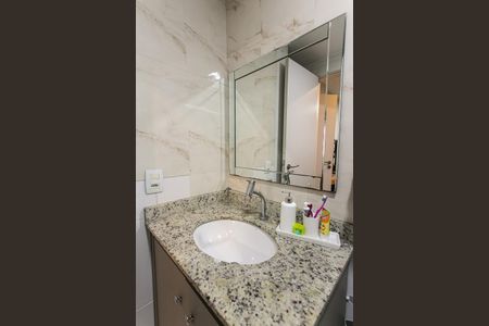 Apartamento à venda com 68m², 2 quartos e 1 vaga Apartamento à venda com 68m², 2 quartos e 1 vagaBanheiro da Suíte