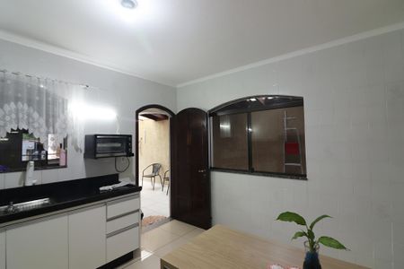 Casa à venda com 382m², 3 quartos e 6 vagasCozinha 