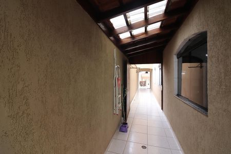Casa à venda com 382m², 3 quartos e 6 vagasCorredor 