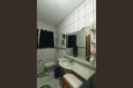 Casa à venda com 382m², 3 quartos e 6 vagasSuíte 1 Banheiro 