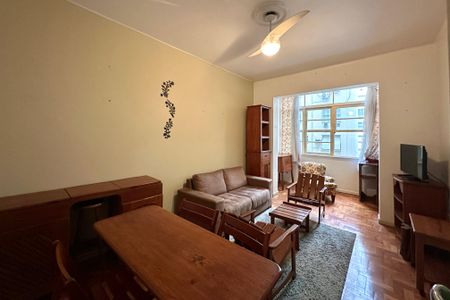 Sala de apartamento para alugar com 2 quartos, 64m² em Leme, Rio de Janeiro