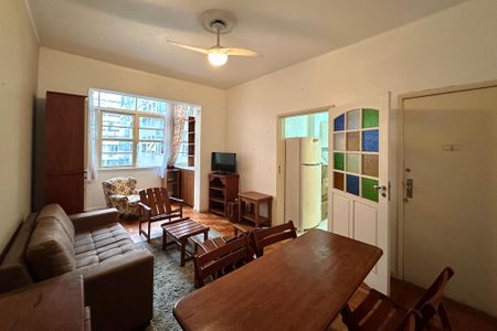 Sala de apartamento para alugar com 2 quartos, 64m² em Leme, Rio de Janeiro