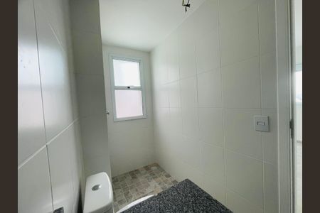 Apartamento à venda com 59m², 2 quartos e 1 vaga Apartamento à venda com 59m², 2 quartos e 1 vagaBanheiro 1