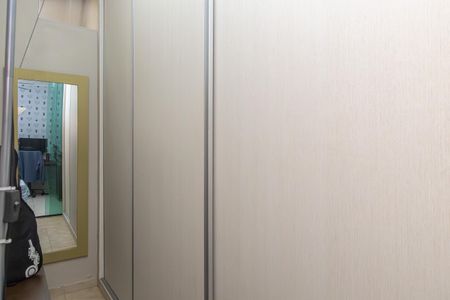 Casa à venda com 157m², 3 quartos e 3 vagas Casa à venda com 157m², 3 quartos e 3 vagasCloset Quarto 2