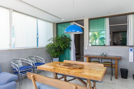 Casa à venda com 157m², 3 quartos e 3 vagas Casa à venda com 157m², 3 quartos e 3 vagasVaranda gourmet