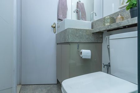 Casa à venda com 157m², 3 quartos e 3 vagas Casa à venda com 157m², 3 quartos e 3 vagasBanheiro Social