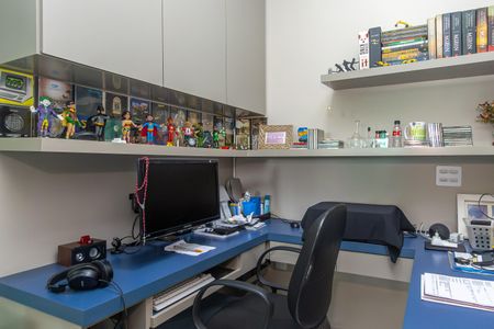 Casa à venda com 157m², 3 quartos e 3 vagas Casa à venda com 157m², 3 quartos e 3 vagasEscritório