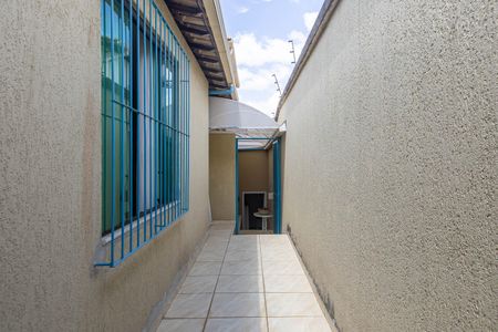Casa à venda com 157m², 3 quartos e 3 vagas Casa à venda com 157m², 3 quartos e 3 vagasCorredor Externo