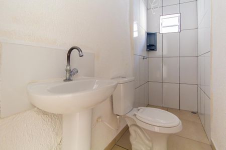 Banheiro de casa para alugar com 1 quarto, 40m² em Vila Rica, São Paulo