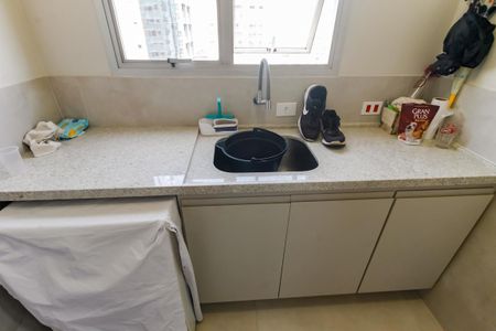 Apartamento à venda com 107m², 3 quartos e 2 vagas Apartamento à venda com 107m², 3 quartos e 2 vagasÁrea de Serviço