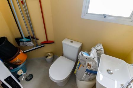 Apartamento à venda com 107m², 3 quartos e 2 vagas Apartamento à venda com 107m², 3 quartos e 2 vagasBanheiro de serviço