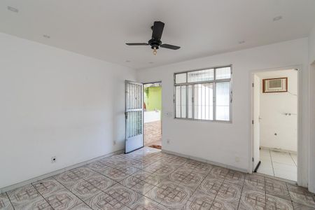 Sala de casa para alugar com 2 quartos, 200m² em Penha, Rio de Janeiro