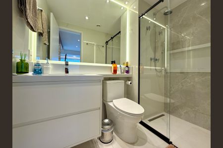 Apartamento à venda com 84m², 2 quartos e 2 vagas Apartamento à venda com 84m², 2 quartos e 2 vagasBanheiro Social