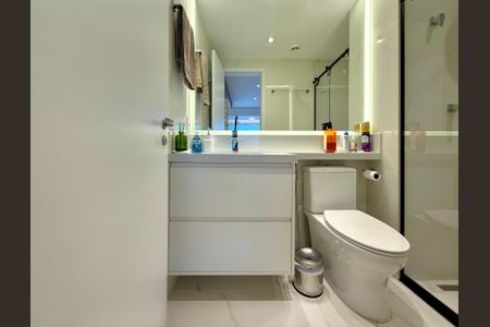 Apartamento à venda com 84m², 2 quartos e 2 vagas Apartamento à venda com 84m², 2 quartos e 2 vagasBanheiro Social