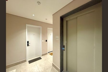 Apartamento à venda com 84m², 2 quartos e 2 vagas Apartamento à venda com 84m², 2 quartos e 2 vagasHall Apartamento