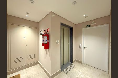 Apartamento à venda com 84m², 2 quartos e 2 vagas Apartamento à venda com 84m², 2 quartos e 2 vagasHall Apartamento