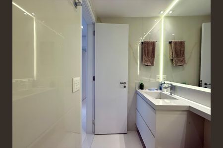 Apartamento à venda com 84m², 2 quartos e 2 vagas Apartamento à venda com 84m², 2 quartos e 2 vagasBanheiro Social