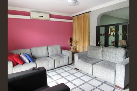 Sala de casa à venda com 4 quartos, 245m² em São Pedro, Osasco