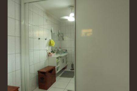 Casa à venda com 245m², 4 quartos e 3 vagasBanheiro da Suíte 1