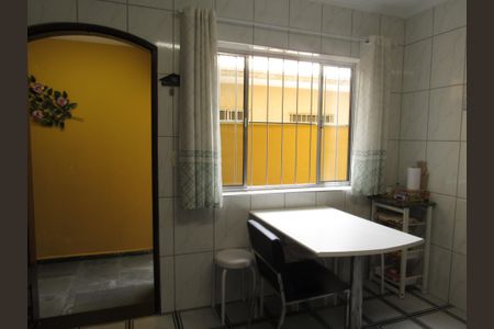 Casa à venda com 245m², 4 quartos e 3 vagasCozinha