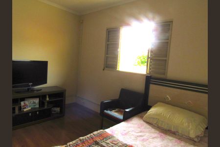 Casa à venda com 245m², 4 quartos e 3 vagasQuarto 2