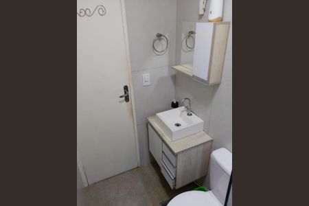 Banheiro de apartamento para alugar com 1 quarto, 29m² em Cidade Baixa, Porto Alegre