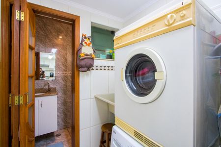 Casa à venda com 135m², 2 quartos e 2 vagas Casa à venda com 135m², 2 quartos e 2 vagasÁrea de serviço