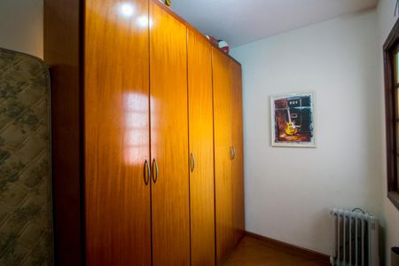 Casa à venda com 135m², 2 quartos e 2 vagas Casa à venda com 135m², 2 quartos e 2 vagasCloset do Suíte
