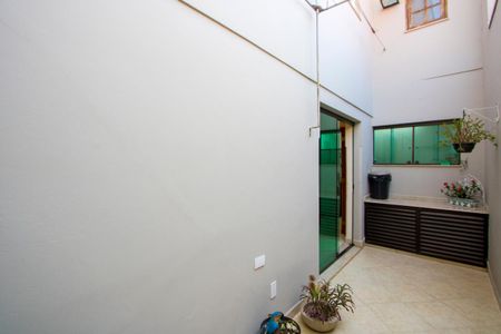 Casa à venda com 135m², 2 quartos e 2 vagas Casa à venda com 135m², 2 quartos e 2 vagasQuintal