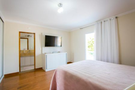 Casa à venda com 135m², 2 quartos e 2 vagas Casa à venda com 135m², 2 quartos e 2 vagasSuíte