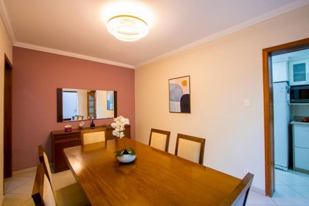 Casa à venda com 135m², 2 quartos e 2 vagas Casa à venda com 135m², 2 quartos e 2 vagasSala de jantar