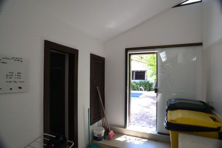 Casa de condomínio à venda com 675m², 4 quartos e 4 vagas Casa de condomínio à venda com 675m², 4 quartos e 4 vagasQuarto de Serviço