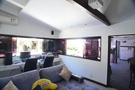 Casa de condomínio à venda com 675m², 4 quartos e 4 vagas Casa de condomínio à venda com 675m², 4 quartos e 4 vagasSala 2