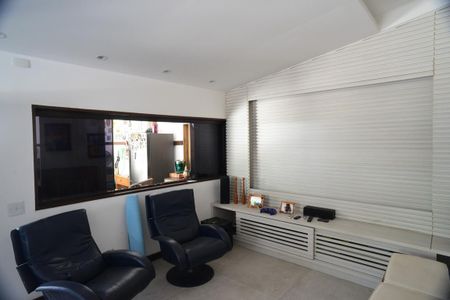 Casa de condomínio à venda com 675m², 4 quartos e 4 vagas Casa de condomínio à venda com 675m², 4 quartos e 4 vagasSala 2