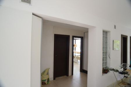 Casa de condomínio à venda com 675m², 4 quartos e 4 vagas Casa de condomínio à venda com 675m², 4 quartos e 4 vagasÁrea de Serviço