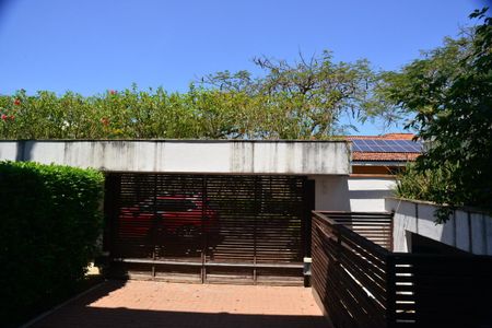 Casa de condomínio à venda com 675m², 4 quartos e 4 vagas Casa de condomínio à venda com 675m², 4 quartos e 4 vagasGaragem