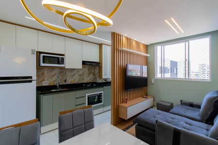 Sala de apartamento para alugar com 2 quartos, 35m² em Vila Galvão, Guarulhos