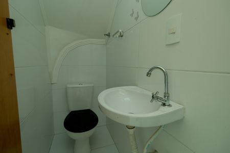 Lavabo de casa de condomínio para alugar com 2 quartos, 58m² em Cidade São Mateus, São Paulo