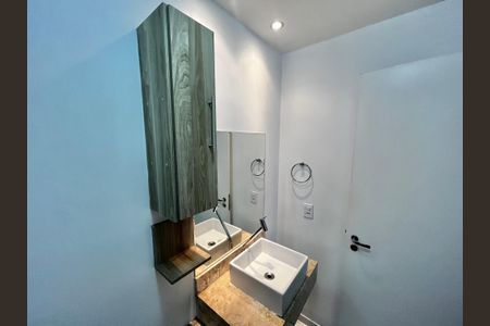 Apartamento à venda com 60m², 2 quartos e 1 vaga Apartamento à venda com 60m², 2 quartos e 1 vagaBanheiro da Suíte