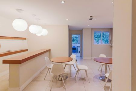 Apartamento para alugar com 98m², 3 quartos e 1 vaga Apartamento para alugar com 98m², 3 quartos e 1 vagaÁrea comum - Salão de festas